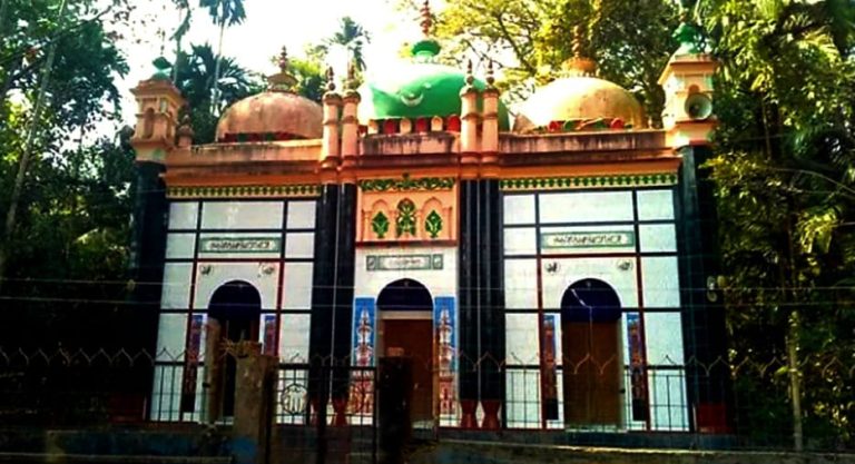 ঐতিহ্যের সাক্ষী ৫শ বছরের পুরোনো মিয়াবাড়ি মসজিদ