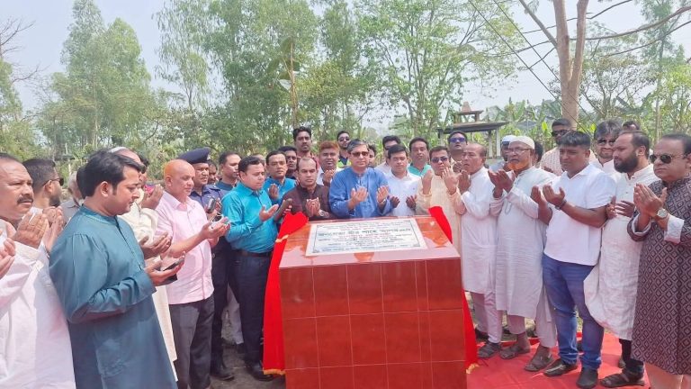 শিবগঞ্জে করতোয়া নদীর উপর ৫৯০ মিটার ঝুলন্ত সেতুর ভিত্তিপ্রস্তর স্থাপন
