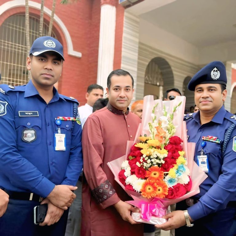 ময়মনসিংহে তথ্য ও সম্প্রচার প্রতিমন্ত্রী ইয়াসের খানের সৌহার্দ্যপূর্ণ সফর
