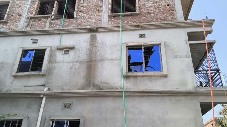 সোনারগাঁয়ে নির্বাচনে পরাজিত প্রার্থীর কর্মী সমর্থকদের বাড়িতে হামলা বাড়িঘর ও গাড়ি ভাংচুর, আহত ৩