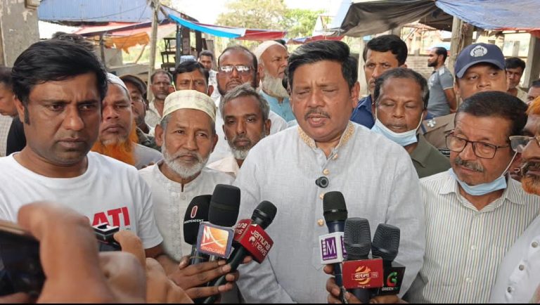 কাশিমপুর নামা বাজারে বর্জ্য পরিচ্ছন্নতা ও মশা নিধন কার্যক্রমের উদ্বোধন