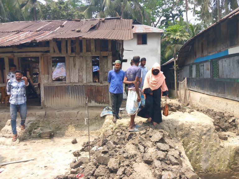 কাঁঠালিয়ায় বিরোধীয় জমিতে ঘর নির্মাণের অভিযোগ 