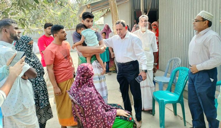 সুজানগরে যুবনেতা ফজলুর রহমানের পরিবারকে বিএনপি এমপির সমবেদনা