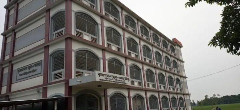 কুড়িগ্রামে ৮ বছর ধরে কলেজে আসেন না অধ্যক্ষ, তবু তুলছেন বেতন-ভাতা