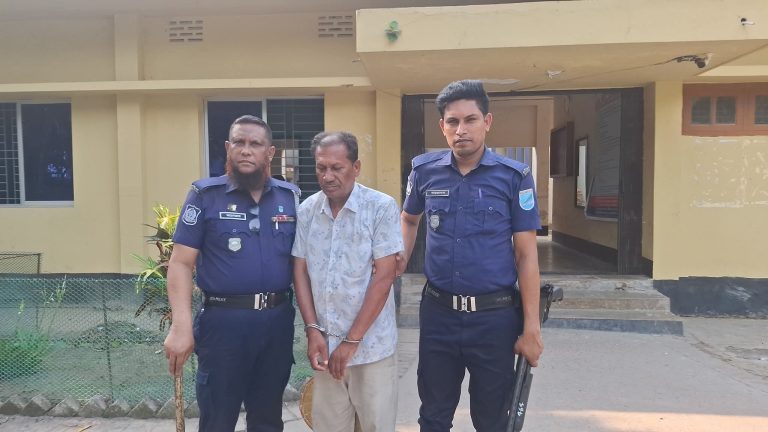 চরভদ্রাসনে পুলিশের উপর হামলার পর পলাতক আসামি কবির খান গ্রেফতার