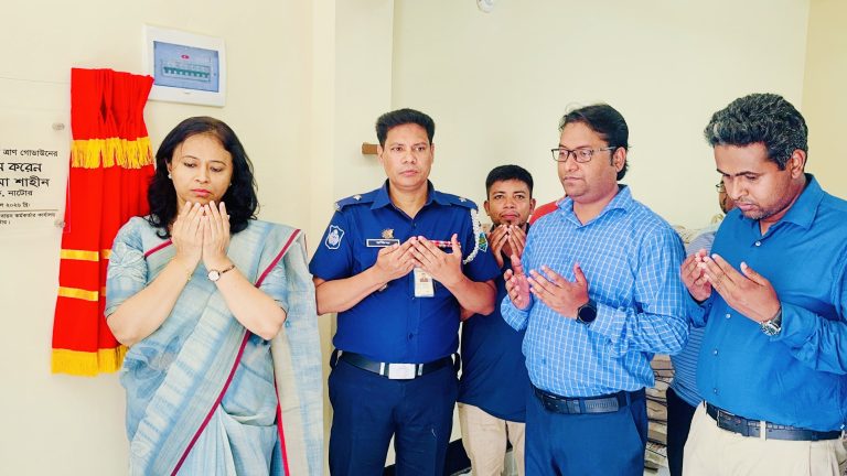 নাটোরের সিংড়ায় ত্রাণ গোডাউনের উদ্বোধন করলেন জেলা প্রশাসক 