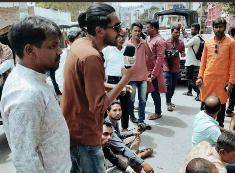 সাংবাদিক আরবিএস পাভেল চাঁদাবাজ নাকি ষড়যন্ত্রের শিকার? পূর্ণাঙ্গ ঘটনায় উঠছে নানা প্রশ্ন