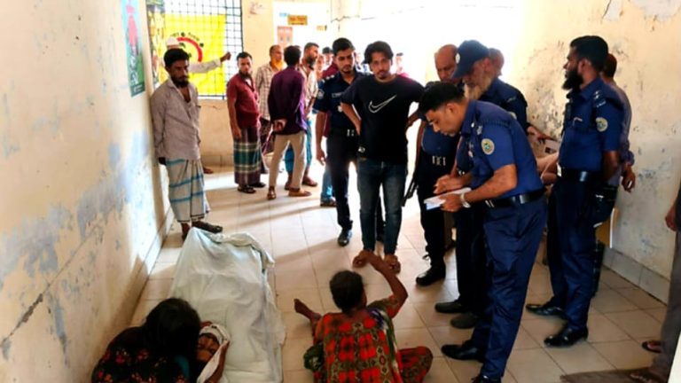 ঝালকাঠিতে যুবককে কুপিয়ে হত্যার অভিযোগ শ্বশুরবাড়ির লোকজনের বিরুদ্ধে