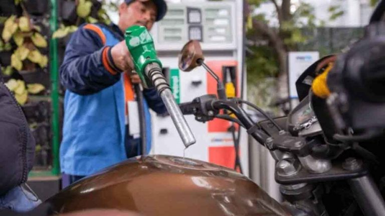 জ্বালানি তেলের জন্য থমকে গেছে কুড়িগ্রামের চরাঞ্চলের জীবনযাত্রা