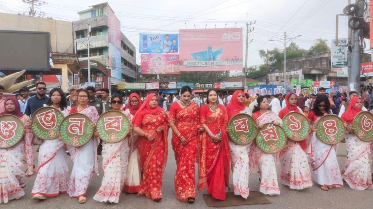 খাগড়াছড়িতে উৎসবমুখর পরিবেশে পহেলা বৈশাখ উদযাপন