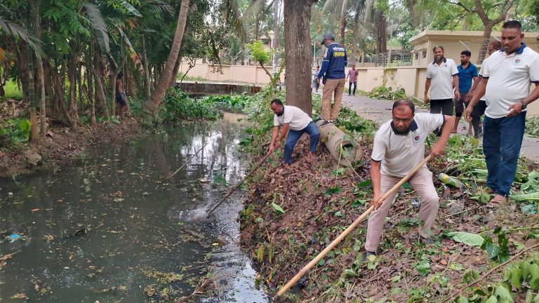 পিরোজপুরের মাছিমপুরে নিজাম উদ্দিন খাল পরিষ্কার-পরিচ্ছন্নতা কার্যক্রম  শুরু