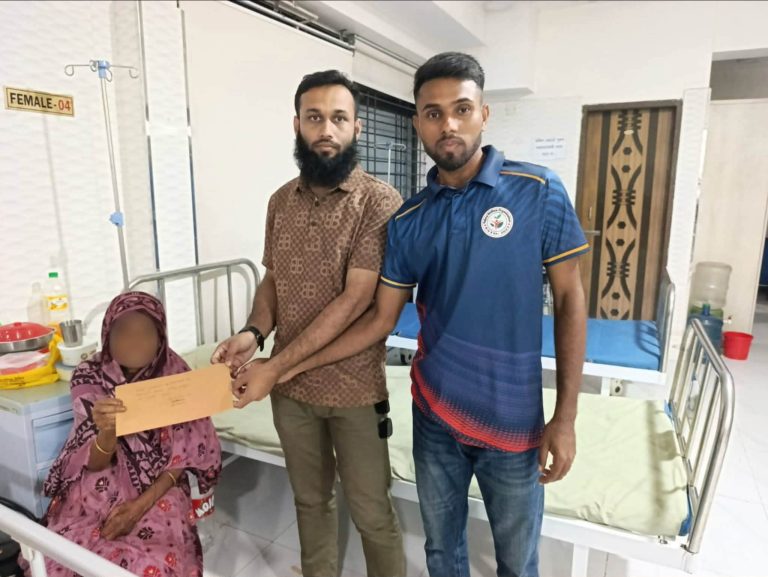 কিডনি রোগীর পাশে ‘পাবনা ওয়েলফেয়ার অর্গানাইজেশন’, মানবিক সহায়তায় স্বস্তি