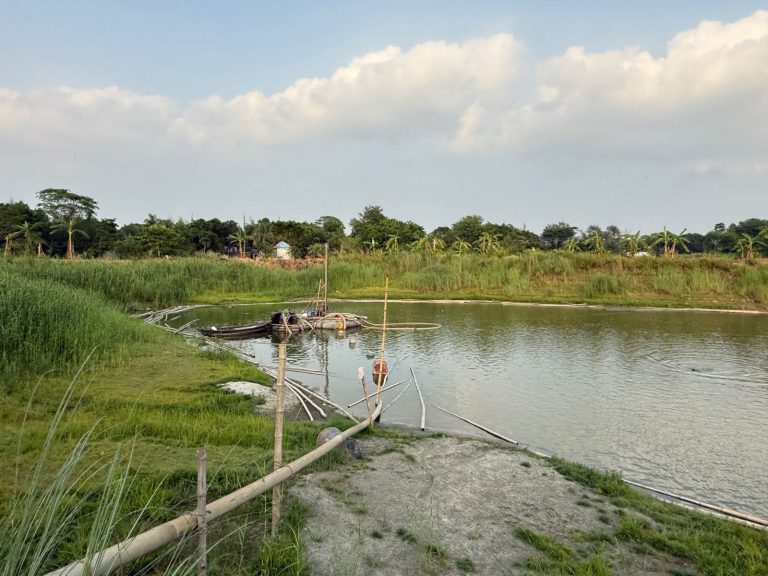 সদরপুরে অবৈধভাবে মাটি কাটার দায়ে দুই ব্যক্তিকে ১ লাখ টাকা জরিমানা
