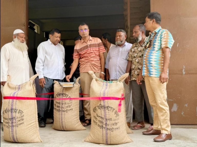মোকামতলা খাদ্য গুদামে বোরো ধান সংগ্রহ কার্যক্রমের উদ্বোধন