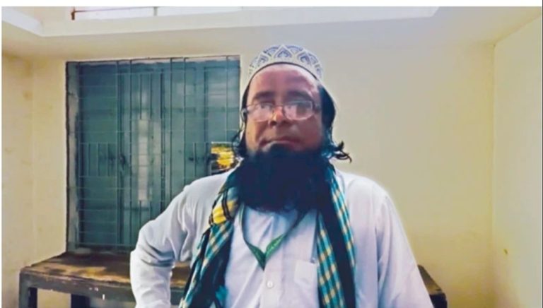 নাসিরনগরে স্বাস্থ্য উপকেন্দ্রের বাবুর্চি এখন চিকিৎসকের ভুমিকায়, চিকিৎসা সেবা ব্যাহত