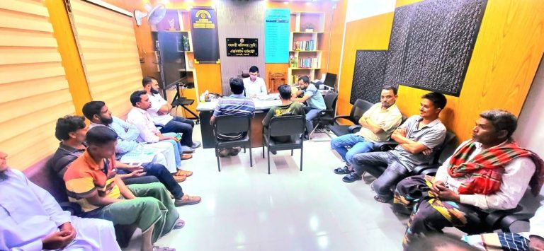 গোদাগাড়ীতে ওয়াকফ্ এস্টেটের জমি ২ লাখ ৫১ হাজার টাকায় ইজারা সম্পন্ন