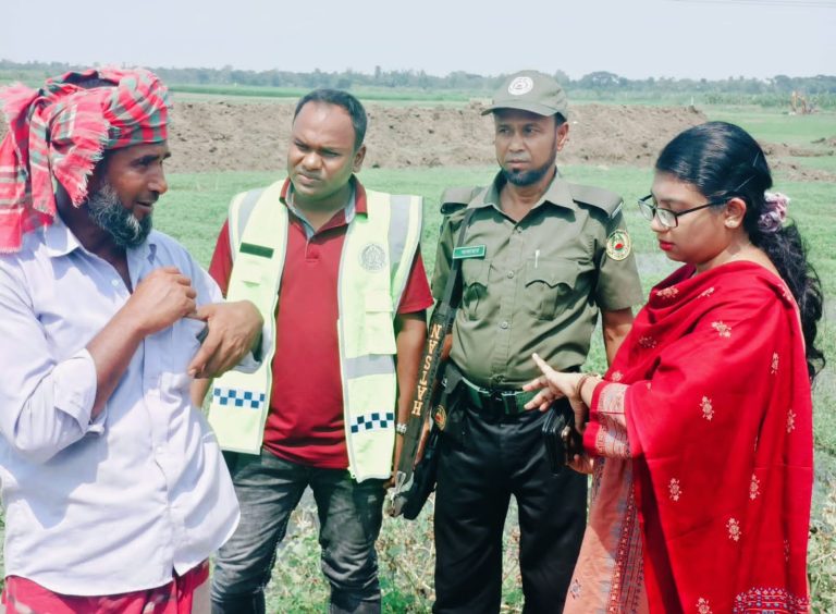 সিংড়ায় কৃষিজমিতে অবৈধ পুকুর খনন, ভ্রাম্যমাণ আদালতের জরিমানা