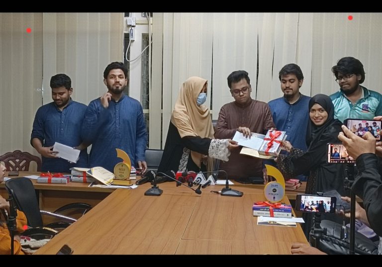 ডাকসুর সুন্দর হাতের লেখা প্রতিযোগিতায় সেরা পাঁচে নুসরাত জাহান