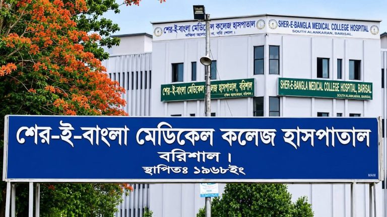 রোগীর চাপে বিপর্যস্ত শেবাচিম মেঝে-বারান্দায় চলছে চিকিৎসা, নেই সিসিএম ইউনিট ও ক্যাথল্যাব