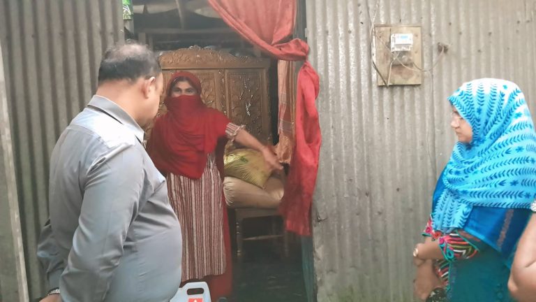 বকশীগঞ্জে অবৈধভাবে পেট্রল মজুত, নারীকে জরিমানা