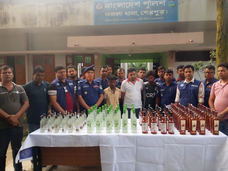 নকলায় কাঠের ভূষির বস্তায় লুকানো ১০৮ বোতল ভারতীয় মদ উদ্ধার, আটক ৩