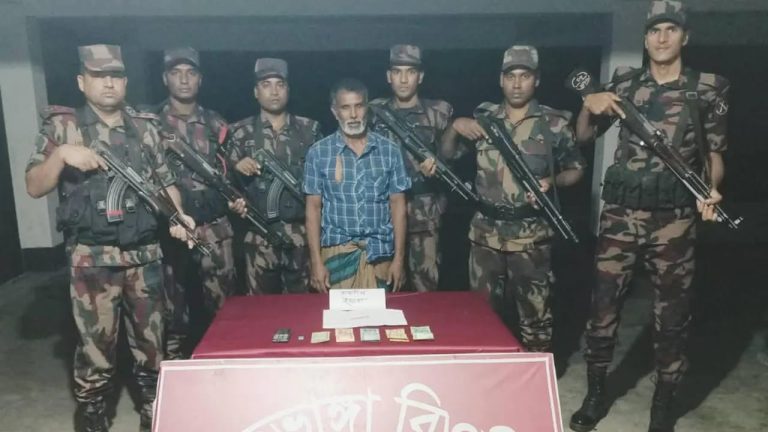 কুড়িগ্রামের রৌমারীতে স্ত্রীকে গাছে বেঁধে পেটানো সেই স্বামী ইয়াবাসহ গ্রেফতার