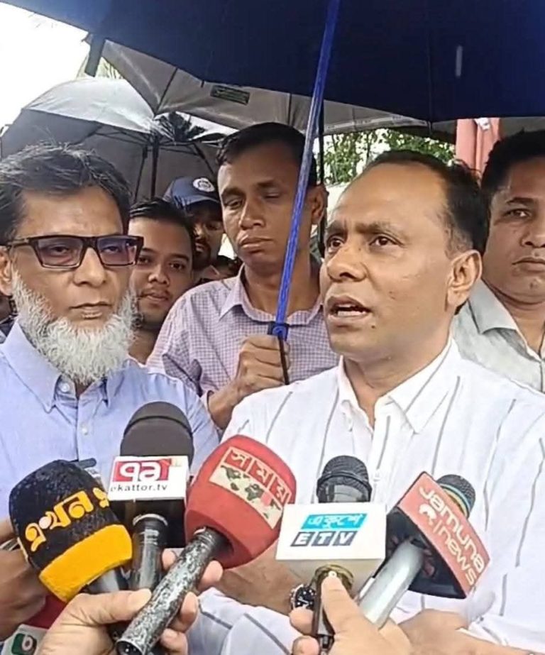 নেত্রকোণায় জারিয়া-দুর্গাপুর রেললাইন প্রকল্প পরিদর্শনে ডেপুটি স্পিকার কায়সার কামাল