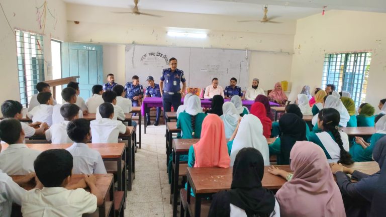 কাঁঠালিয়ার কচুয়া মাধ্যমিক বিদ্যালয়ে নৈতিক শিক্ষা ও মাদকবিরোধী সচেতনতামূলক আলোচনা
