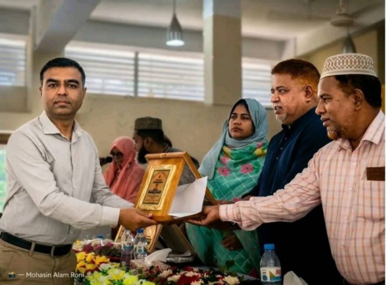 নাসিরনগরে টানা ১২তমবার শ্রেষ্ঠ শ্রেণি শিক্ষক নির্বাচিত পলাশ মজুমদার