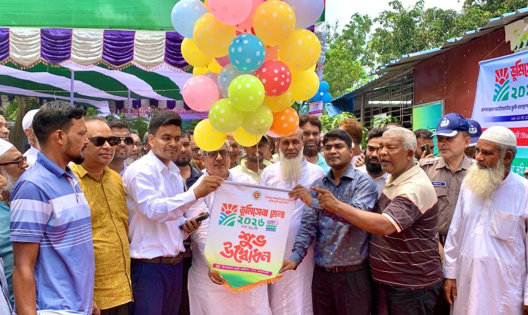 পবায় ভূমিসেবা মেলা উদ্বোধন, ডিজিটাল সেবায় হয়রানি কমানোর আশাবাদ