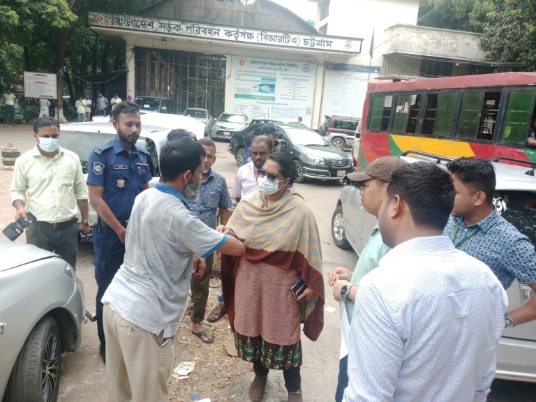 চট্টগ্রাম বিআরটিএ কার্যালয়ে দালাল বিরোধী অভিযান, ২ জনকে কারাদণ্ড