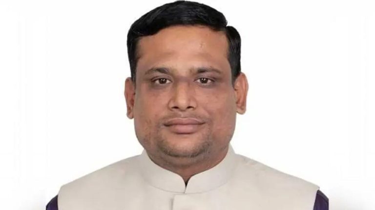 সুইজারল্যান্ড যাওয়ার পথে বিমানবন্দরে আটক কুড়িগ্রামের ইউপি চেয়ারম্যান