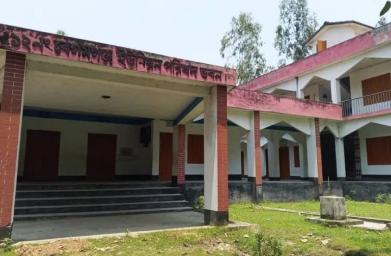 তিন বছর পর বিদ্যুতের আলোয় আলোকিত বেগমগঞ্জ ইউনিয়ন পরিষদ, সচল দাপ্তরিক কার্যক্রম