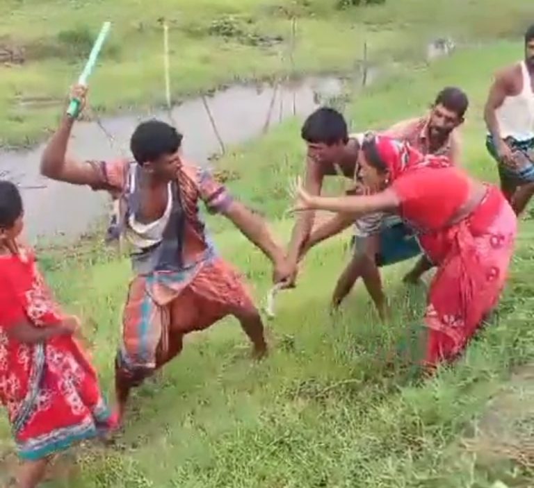 সুবর্ণচরে নারীকে মারধরের অভিযোগে যুবদল নেতাকে ঘিরে সমালোচনা, ভিডিও ভাইরাল