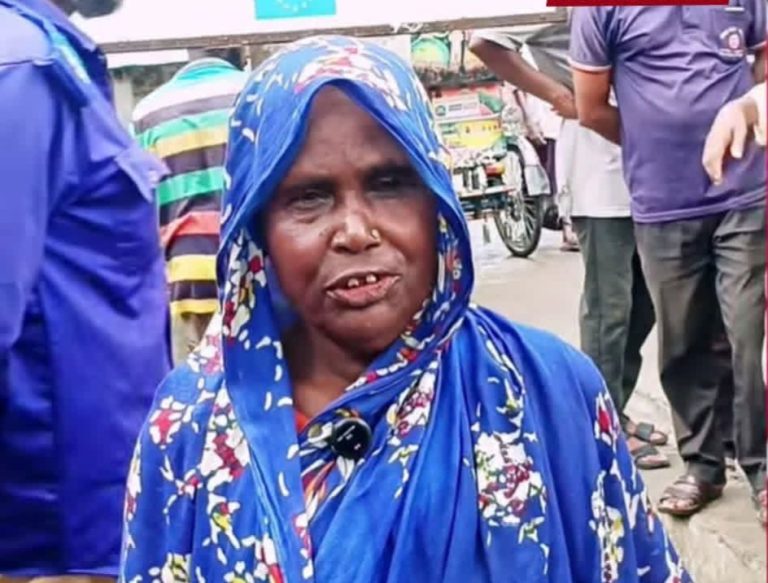 গলাচিপায় জেলে কার্ড দেওয়ার নামে বিধবা নারীর কাছ থেকে টাকা নেওয়ার অভিযোগ