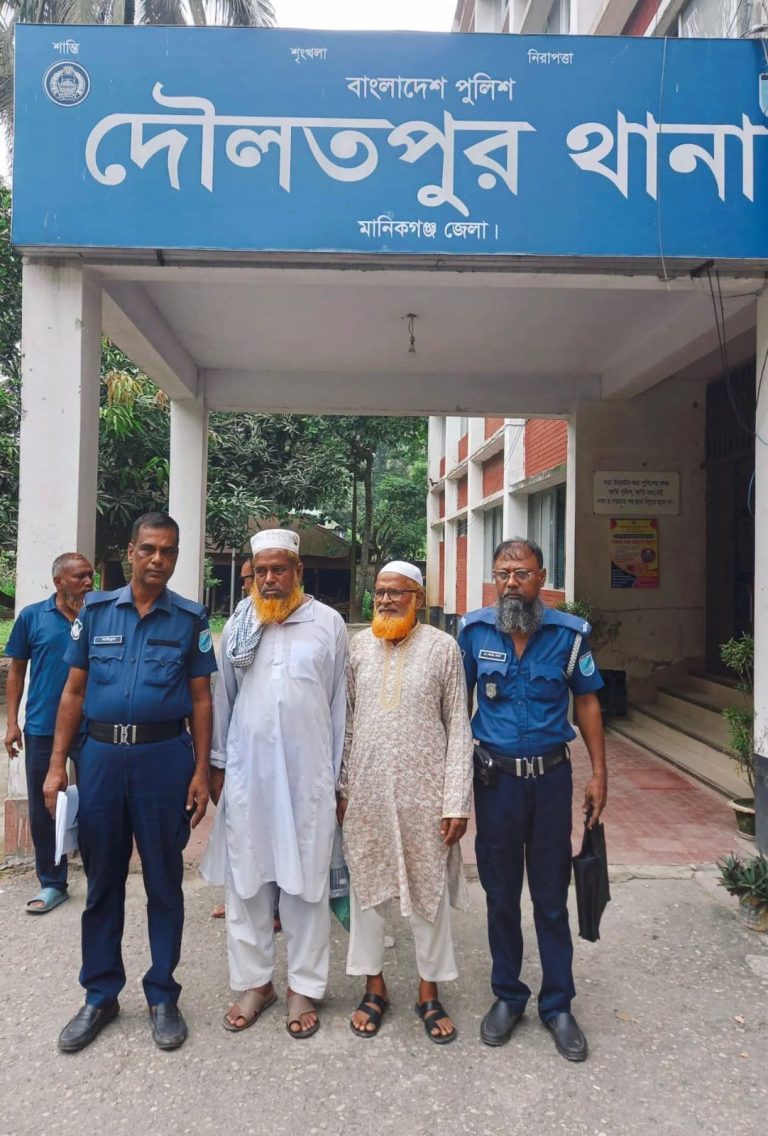 দৌলতপুরে আওয়ামী লীগের দুই নেতা গ্রেফতার