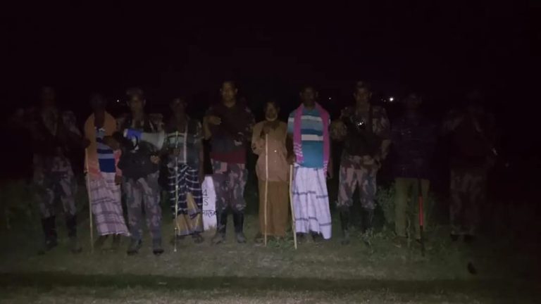 কুড়িগ্রাম সীমান্তে পুশইন ঠেকাতে পাঁচ শতাধিক বাংলাদেশির রাতভর পাহারা
