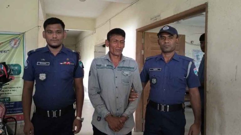 ‎বাগেরহাটে আট বছরের শিশুকে ধর্ষণের অভিযোগে পরিমল ভক্ত গ্রেফতার