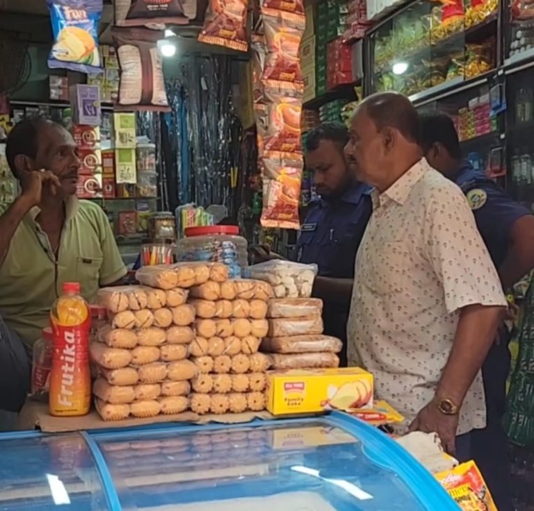 গলাচিপায় দুই দোকানে দুর্ধর্ষ চুরি, ক্ষয়ক্ষতি প্রায় ৭ লাখ টাকা