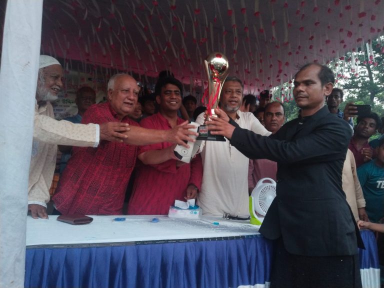 নীলফামারীতে যুবসমাজের ফুটবল টুর্নামেন্টের ফাইনাল, ট্রাইব্রেকারে চ্যাম্পিয়ন উত্তরাশশী দল