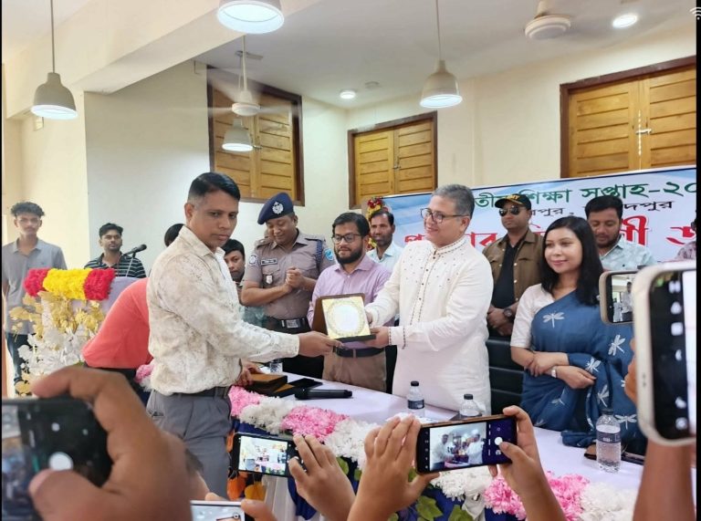 সদরপুরে জাতীয় শিক্ষা সপ্তাহে শ্রেষ্ঠ শ্রেণী শিক্ষক নির্বাচিত ড. জিয়াউর রহমান