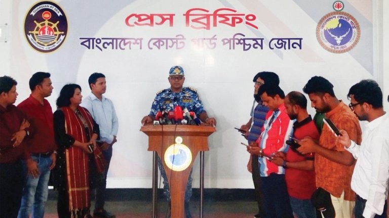 সুন্দরবনে কোস্ট গার্ডের অভিযানে বনদস্যু দমন, জয়মনির ঘোল স্টেশনে হামলার ঘটনায় তদন্ত চলছে