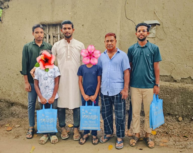 সিংড়ায় অসচ্ছল শিক্ষার্থীদের স্কুল ড্রেস প্রদান করল ছাত্রশিবির