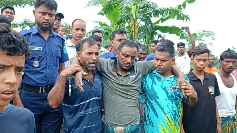রৌমারীতে প্রবাসীর গৃহবধূকে ধর্ষণ চেষ্টা, অস্ত্রসহ যুবলীগ নেতা আটক