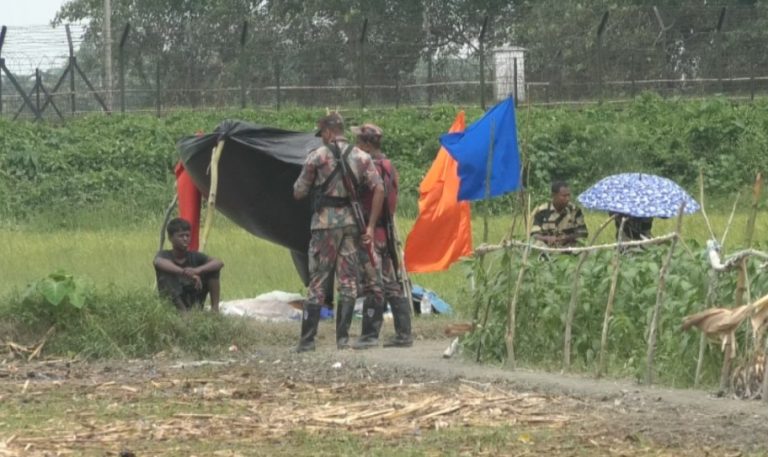 রৌমারী সীমান্তে বিএসএফের পুশইন চেষ্টায় শূন্যরেখায় আটকে আছেন ৫ যুবক, ১০ দিন ধরে মানবেতর জীবন