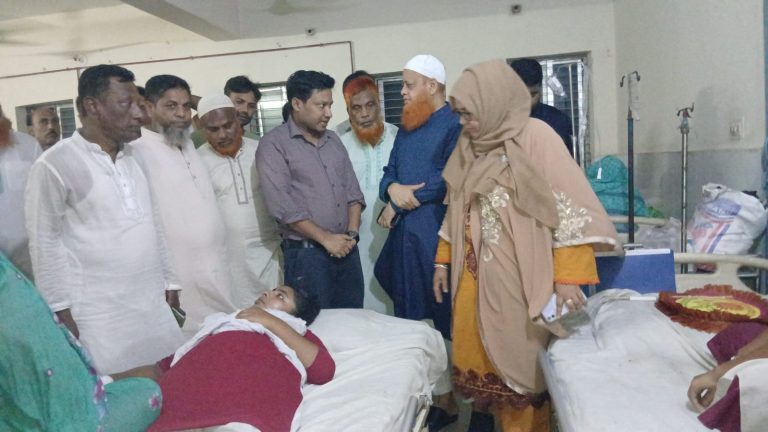 নাগরপুরে অসুস্থ শিক্ষার্থীদের দেখতে হাসপাতালে এমপি লাভলু, দোষীদের শাস্তির দাবি