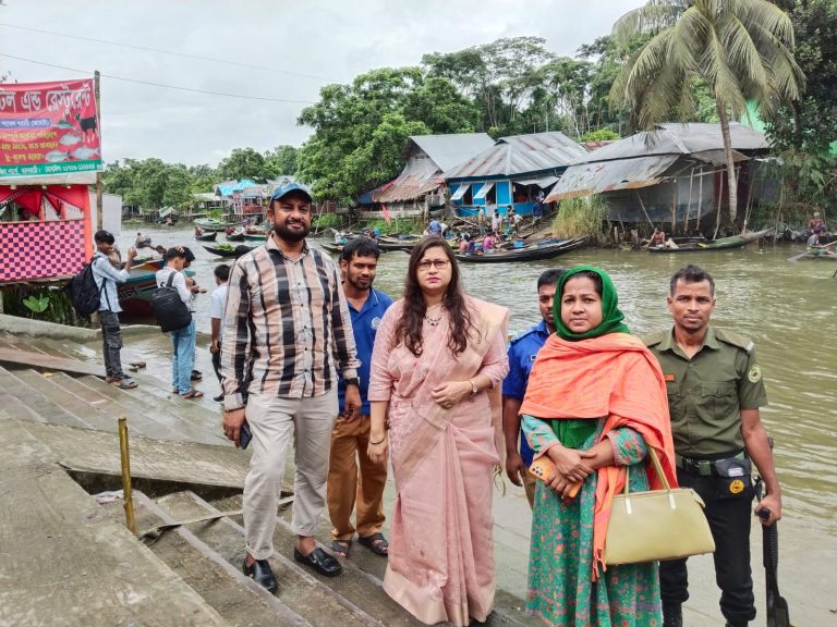 ভিমরুলী ভাসমান পেয়ারা বাজারে উচ্চ শব্দে ডিজে নিষিদ্ধ, প্রশাসনের আকস্মিক অভিযান
