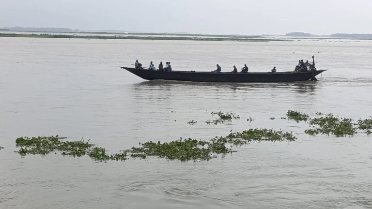 উজানের ঢল ও টানা বৃষ্টিতে কুড়িগ্রামের ১৬ নদ-নদীর পানি বৃদ্ধি, স্বল্পমেয়াদি বন্যার শঙ্কা