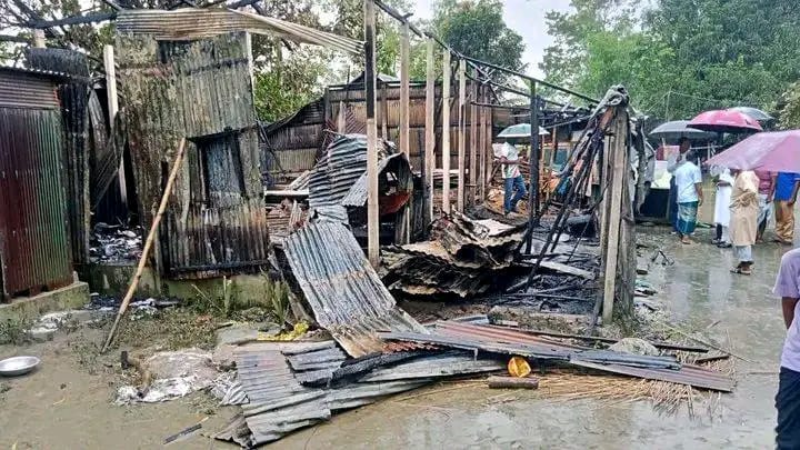 নকলায় ভয়াবহ অগ্নিকাণ্ড: বসতঘর ও গোয়ালঘরের গাভী পুড়ে ভস্মীভূত
